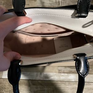 Kate spade purse. Only used twice, in very good condition. OBO